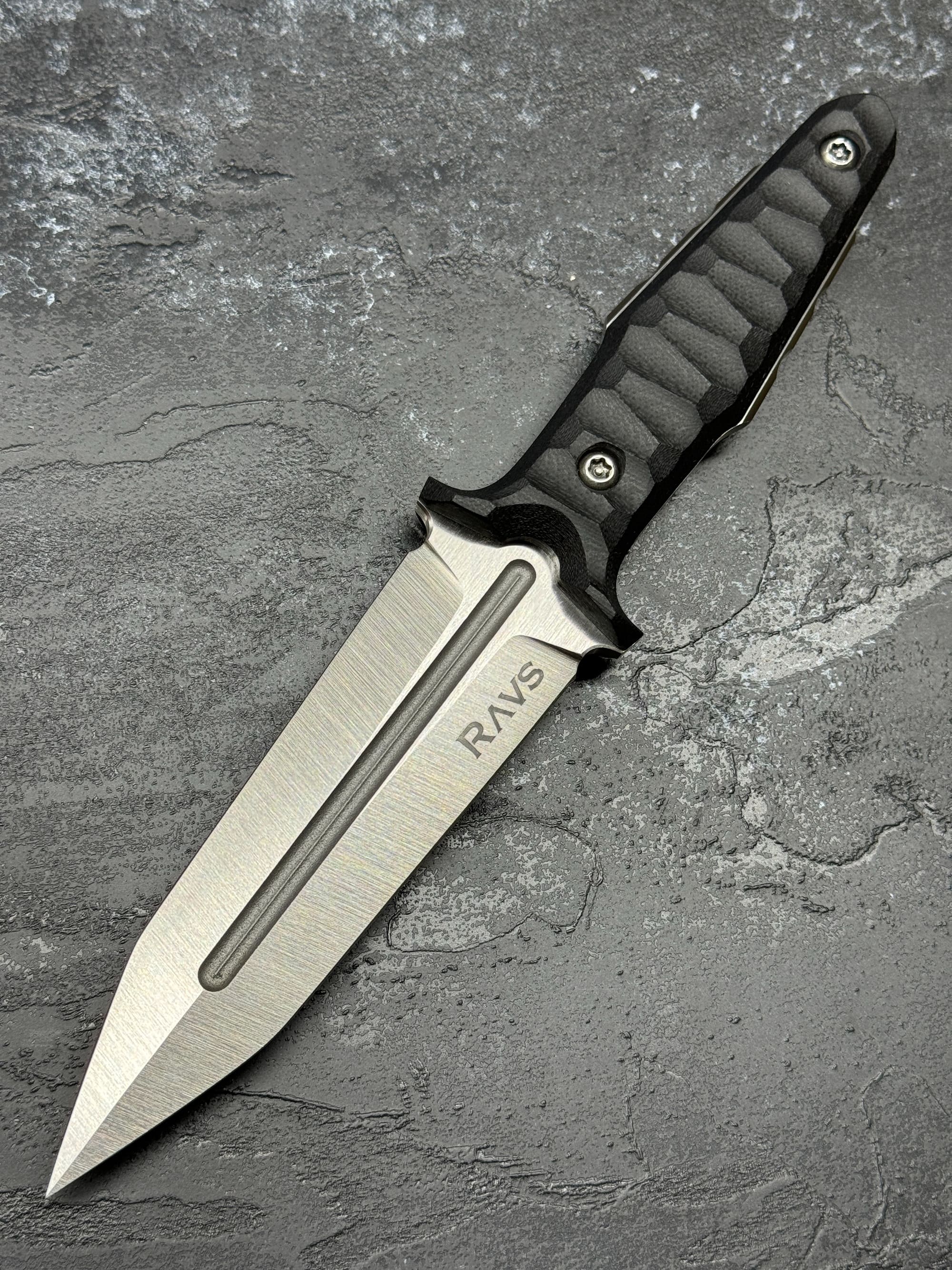 Spectra Dagger - blade detail