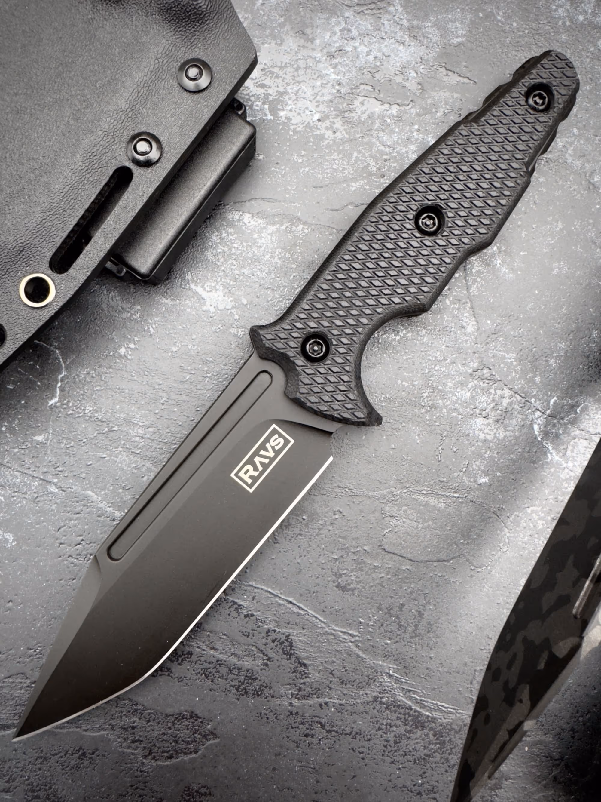 Długość całkowita noża VENOM – 243 mm, idealne wyważenie